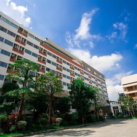 Jolly Suites & Spa Thapra Bangkok Eksteriør bilde