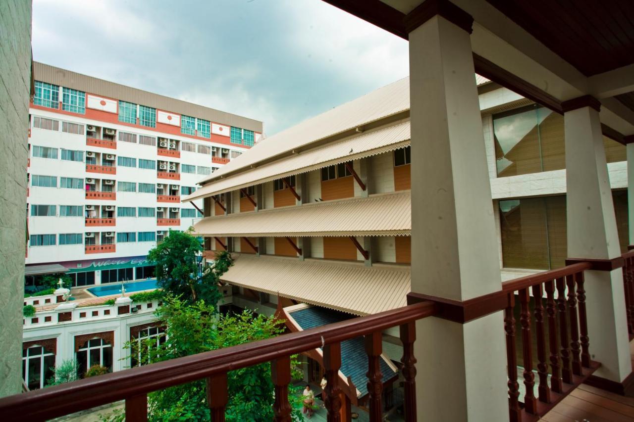 Jolly Suites & Spa Thapra Bangkok Eksteriør bilde